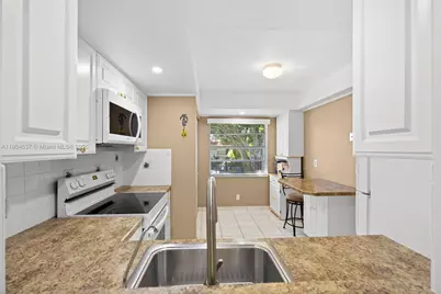 24 Abbey Ln #201, Delray Beach, FL 33446 - Photo 12