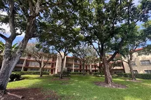 200 SW 132nd Way, Pembroke Pines, FL 33027 - Photo 4