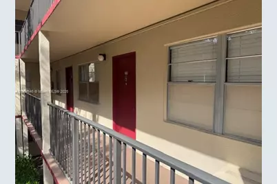 200 SW 132nd Way #212L, Pembroke Pines, FL 33027 - Photo 8