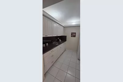 200 SW 132nd Way #212L, Pembroke Pines, FL 33027 - Photo 14