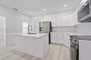 129 SW 9th Ave, Miami, FL 33130 - Photo 1