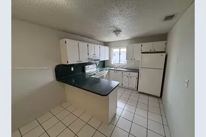 6278 W 22nd Ct #19, Hialeah, FL 33016 - Photo 4