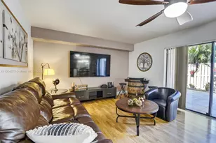 9927 NW 6th Pl, Plantation, FL 33324 - Photo 4