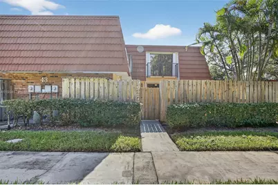 9927 NW 6th Pl, Plantation, FL 33324 - Photo 8