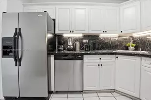 5601 Collins Ave, Miami Beach, FL 33140 - Photo 10