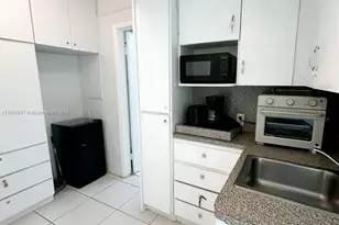 5445 Collins Ave, Miami Beach, FL 33140 - Photo 6