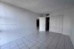 3675 N Country Club Dr, Aventura, FL 33180 - Photo 16