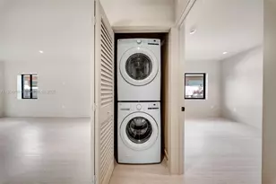 2625 SW 32nd Ct, Miami, FL 33133 - Photo 16