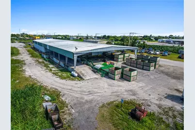 901 NW 9th St, Belle Glade, FL 33430 - Photo 2