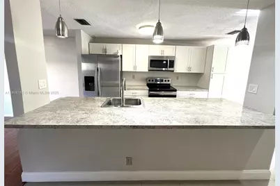 8249 NW 8th Pl #4, Plantation, FL 33324 - Photo 2