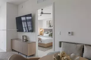 159 NE 6th St, Miami, FL 33132 - Photo 14