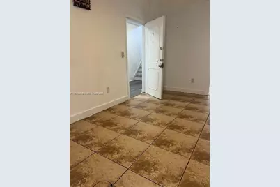 1043 NW 2nd St #6, Miami, FL 33128 - Photo 8