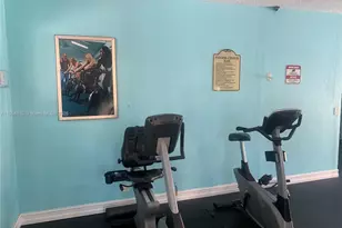 18101 NW 68th Ave, Hialeah, FL 33015 - Photo 20