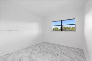 330 W Park Dr, Miami, FL 33172 - Photo 20