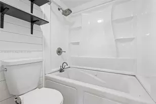 330 W Park Dr, Miami, FL 33172 - Photo 18