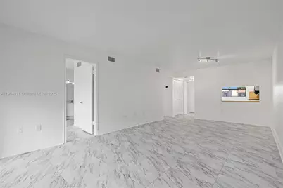 330 W Park Dr #203-10, Miami, FL 33172 - Photo 10