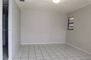 12059 SW 10th St, Miami, FL 33184 - Photo 4