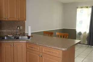 12059 SW 10th St, Miami, FL 33184 - Photo 6