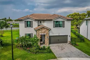 8152 NW 78th St, Tamarac, FL 33321 - Photo 2