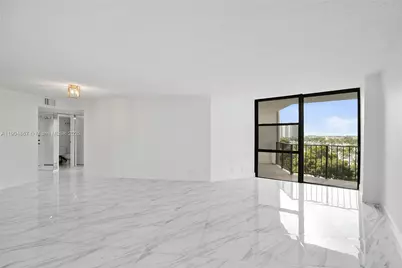 1000 Parkview Dr #811, Hallandale Beach, FL 33009 - Photo 12