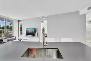 9821 E Bay Harbor Dr, Bay Harbor Islands, FL 33154 - Photo 8