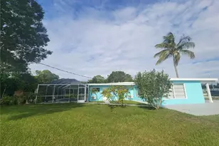 210 Banyan Dr, Port Saint Lucie, FL 34952 - Photo 4