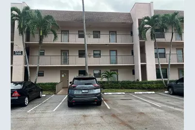 10466 Sunrise Lakes Blvd #108, Sunrise, FL 33322 - Photo 1