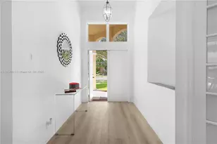 1102 Camellia Cir, Weston, FL 33326 - Photo 2