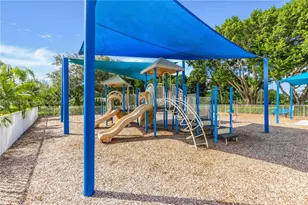 1102 Camellia Cir, Weston, FL 33326 - Photo 28