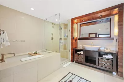6801 Collins Ave #517, Miami Beach, FL 33141 - Photo 10