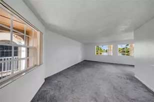 8713 SW 5th St, Pembroke Pines, FL 33025 - Photo 2