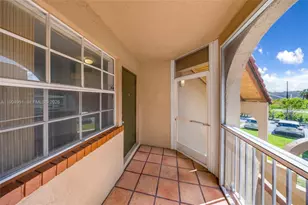 8713 SW 5th St, Pembroke Pines, FL 33025 - Photo 20