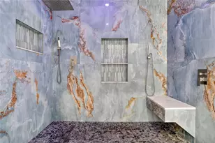 2325 NE 194th St, Miami, FL 33180 - Photo 26