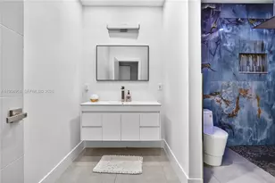 2325 NE 194th St, Miami, FL 33180 - Photo 24