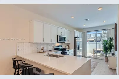 117 SW 170th Ave #117, Pembroke Pines, FL 33027 - Photo 4