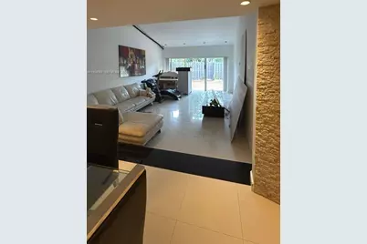 546 NE 199th Ln #4W, Miami, FL 33179 - Photo 4