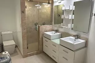 546 NE 199th Ln, Miami, FL 33179 - Photo 12