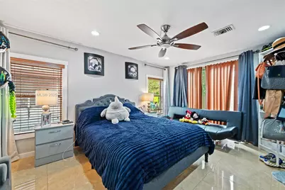 700 NW 219th Ave, Pembroke Pines, FL 33029 - Photo 14