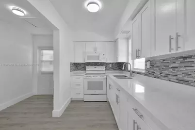 4964 NW 48th Way, Tamarac, FL 33319 - Photo 2