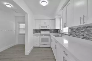 4964 NW 48th Way, Tamarac, FL 33319 - Photo 2