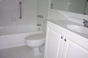 9520 S Hollybrook Lake Dr, Pembroke Pines, FL 33025 - Photo 10