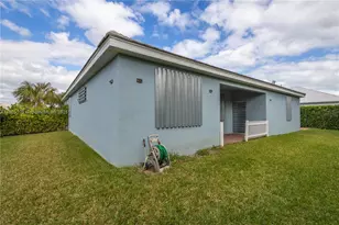 2547 St Lucia Cir, Vero Beach, FL 32967 - Photo 36