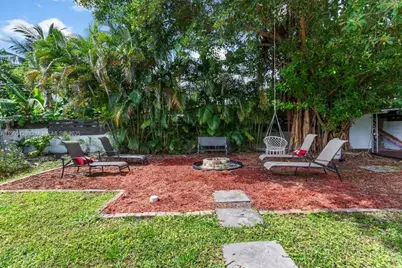 402 NW 102nd St, Miami, FL 33150 - Photo 2