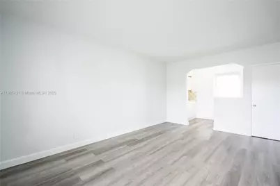 1208 71st St #7, Miami Beach, FL 33141 - Photo 4