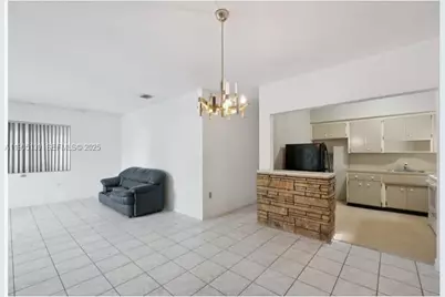 940 NW 67th St, Miami, FL 33150 - Photo 8