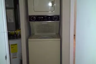 214 Lake Pointe Dr, Oakland Park, FL 33309 - Photo 8