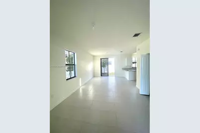 3338 W 112th St, Hialeah, FL 33018 - Photo 6