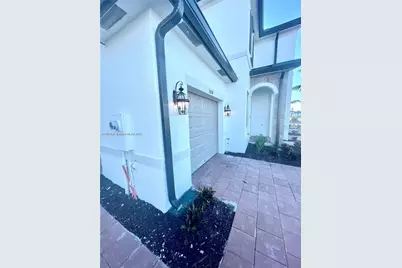 3338 W 112th St, Hialeah, FL 33018 - Photo 2