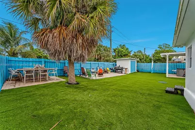 1105 NE 10th St, Hallandale Beach, FL 33009 - Photo 28