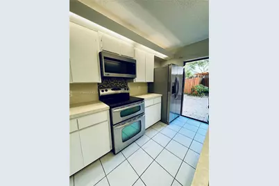 9143D SW 23rd St, Davie, FL 33324 - Photo 12